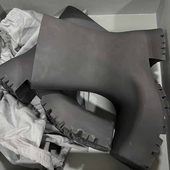 Balenciaga Trooper Ankle Boots - Picture 4 of 10